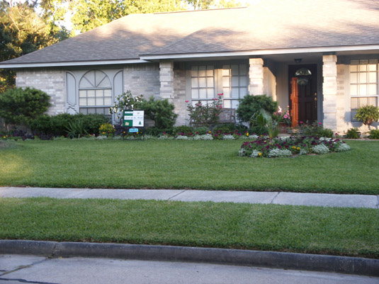 WTHOA Yard of the Month - April 2012